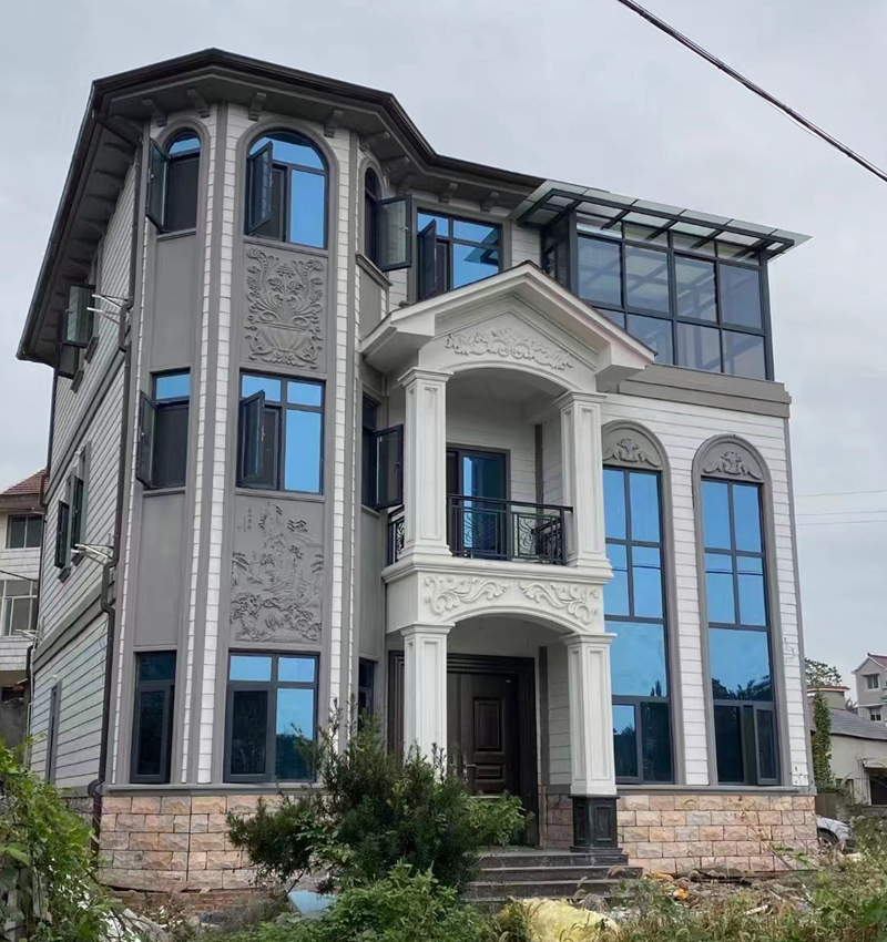 鋼筋鐵骨，堅實(shí)不可撼動：鋼結(jié)構(gòu)別墅的安全保障