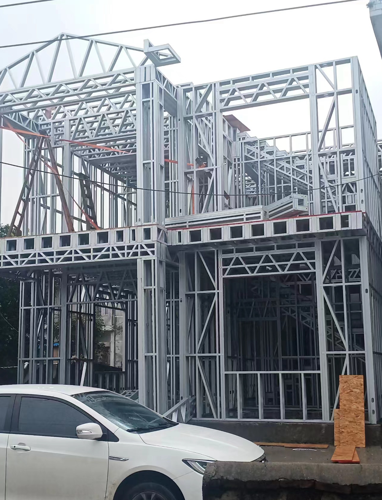 如果輕鋼龍骨生銹了是否影響安全？