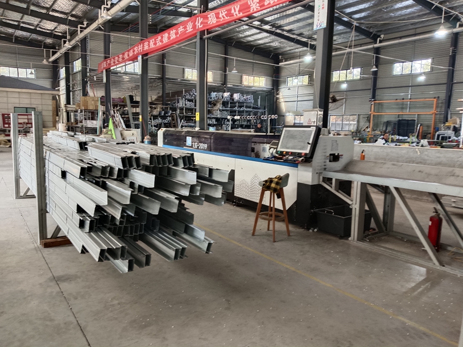 全自動輕鋼別墅龍骨機(jī)有哪些種類？(圖2)