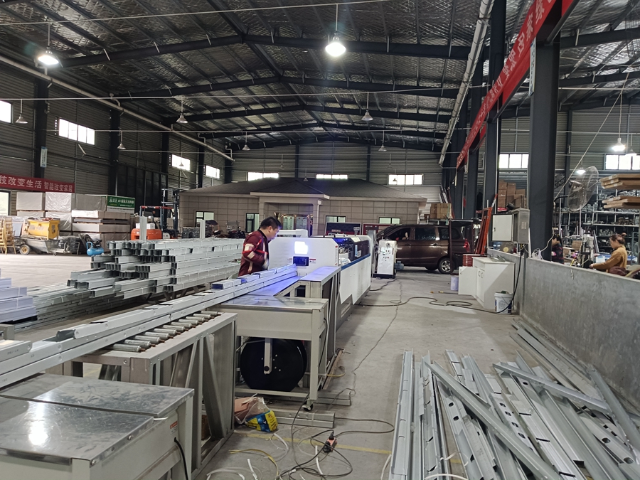 深度剖析輕鋼龍骨：分類、標(biāo)記、厚度與用途的全方位解讀